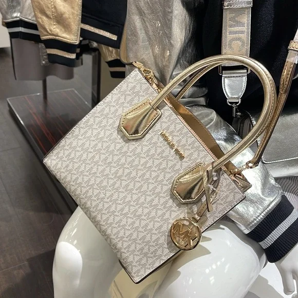 MICHAEL KORS
Mercer Medium Signature Logo and Metallic Accordion Crossbody Bag - Picture 9 of 16